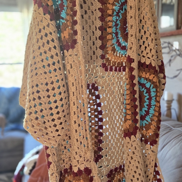 POL Crochet Hooded Poncho with Multicolor Pattern - Picture 3 of 9